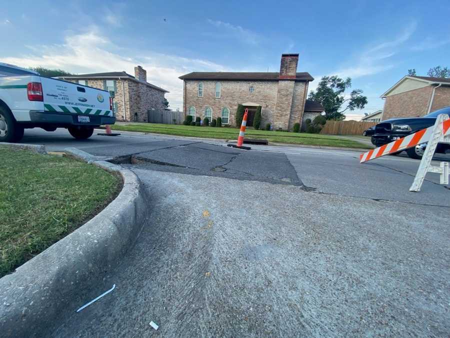 Streets buckle from extreme heat roads buckle in jefferson parish from extreme heat